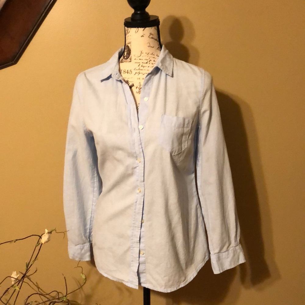 Old Navy powder blue cotton button down
